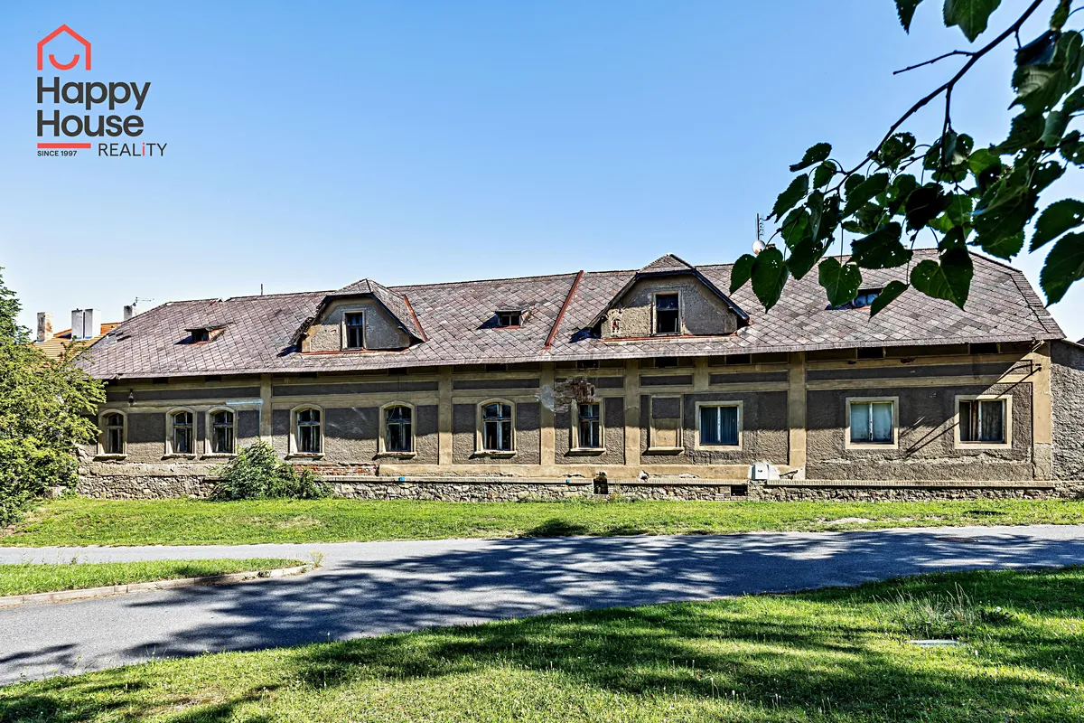 Prodej pozemku 3038 m²